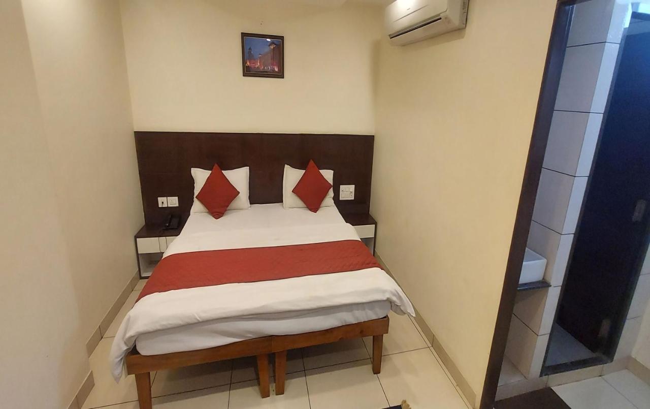 Hotel Rashika Palace Jaipur Ngoại thất bức ảnh
