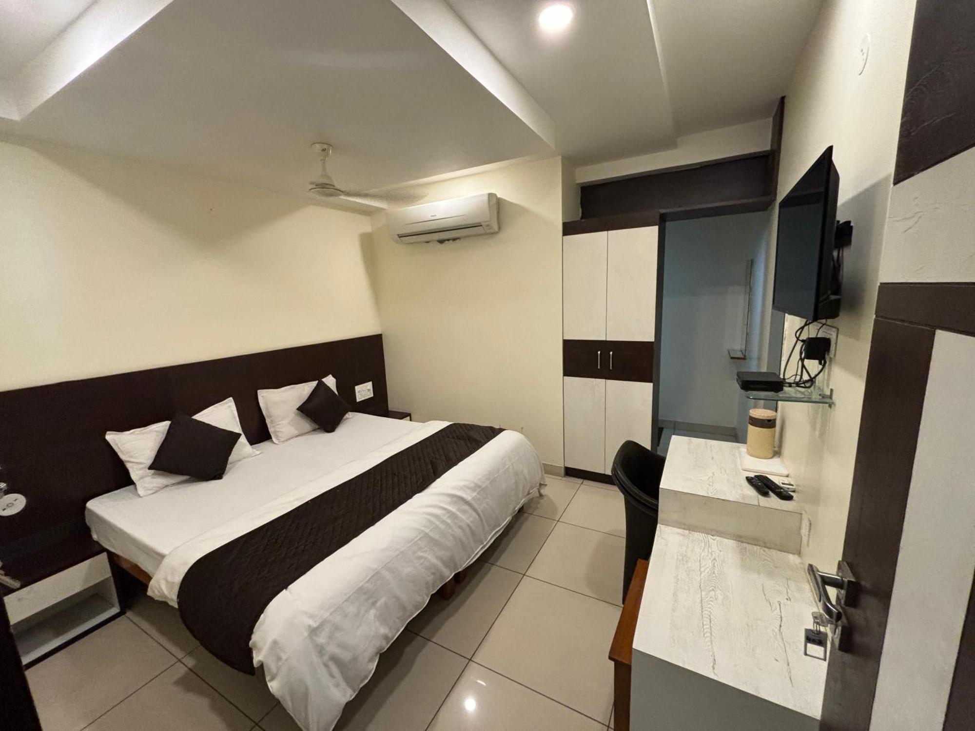Hotel Rashika Palace Jaipur Ngoại thất bức ảnh